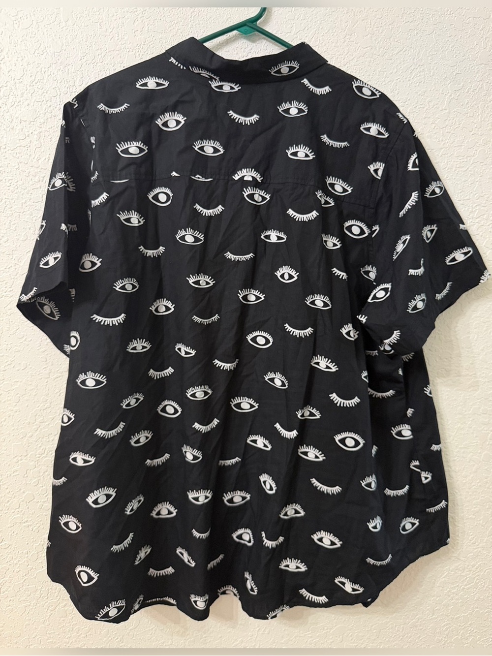 Wildfang THE ESSENTIAL BUTTON UP Short-Sleeve Black Eye-Print Size 3X - Picture 6 of 11